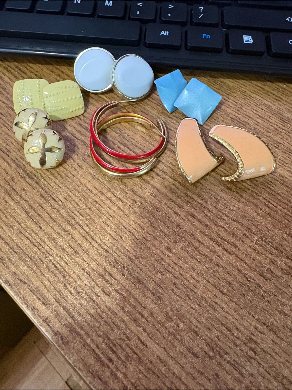 E403 Mixed Women’s Vintage Earrings